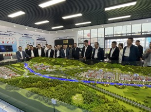 临夏J9.COM集团发展沉点项目业务观摩互换活动